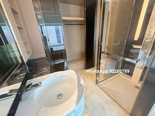 Mid Levels Central - Gramercy 06