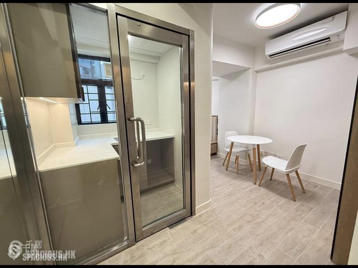 Sheung Wan - 64, Bonham Strand 01