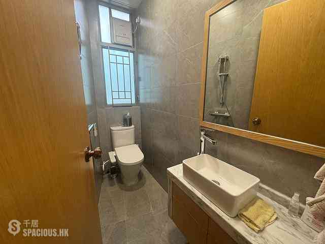 Tung Chung - Tung Chung Crescent Phase 2 Block 9 03