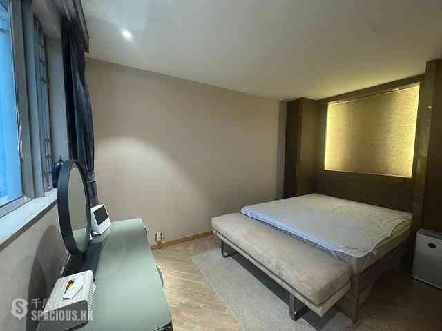 Tung Chung - Tung Chung Crescent Phase 2 Block 9 04