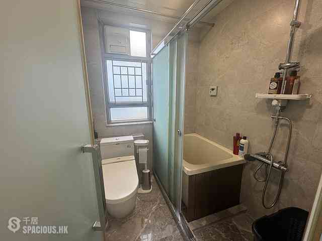 Tung Chung - Tung Chung Crescent Phase 2 Block 9 07