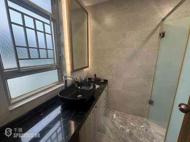 Tung Chung - Tung Chung Crescent Phase 2 Block 9 08