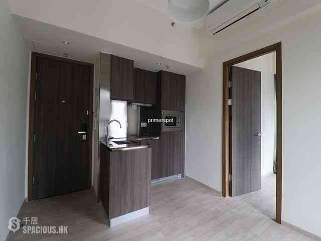 Mid Levels Central - 10, Mosque Street 02