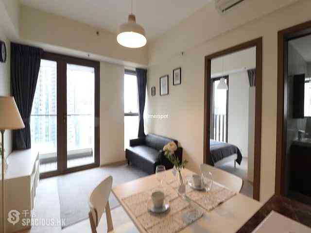 Mid Levels Central - 10, Mosque Street 01