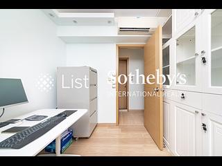 Mid Levels Central - Robinson Place 12