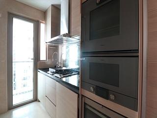 Wan Chai - The Avenue Phase 2 03