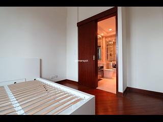 Wan Chai - The Avenue Phase 2 04