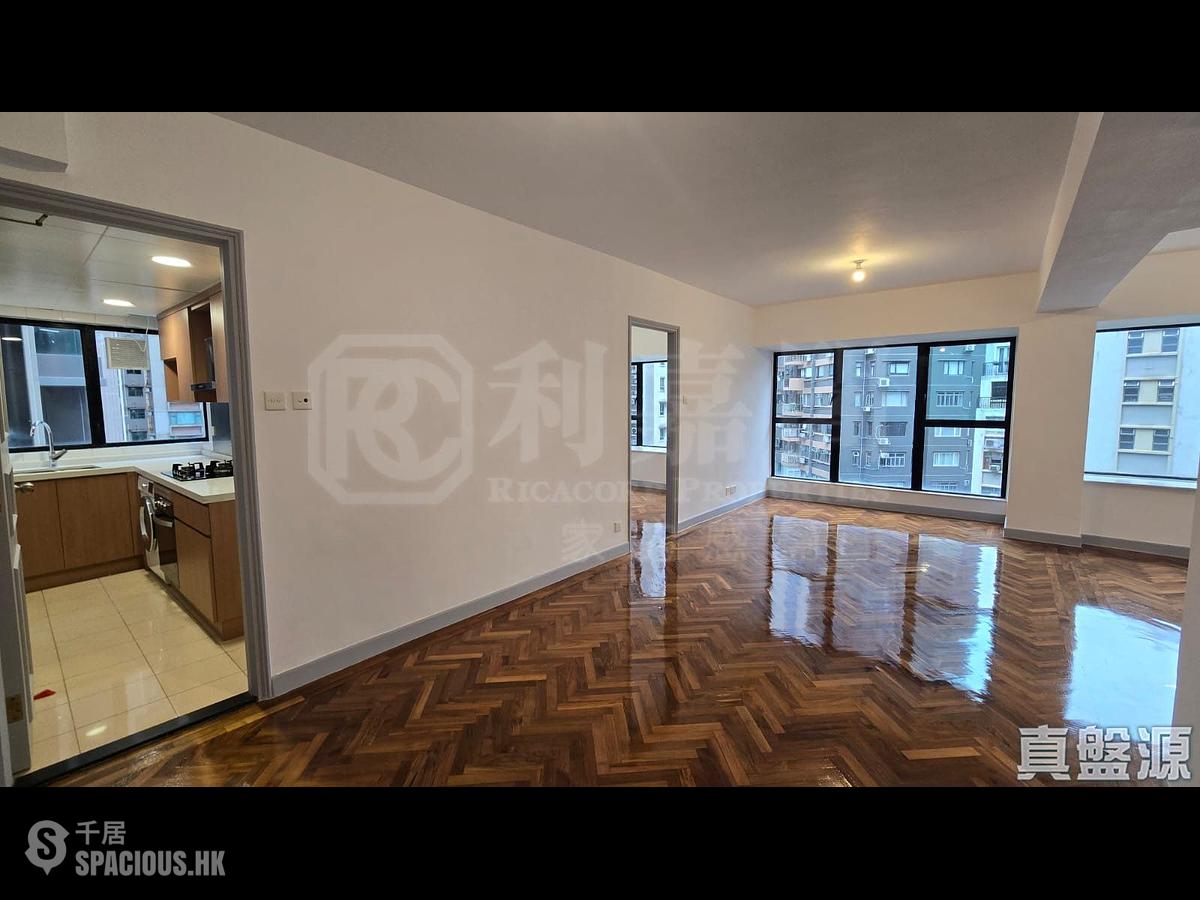 Mid Levels Central - 62B, Robinson Road 01