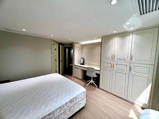 Wan Chai - Convention Plaza Apartments 02