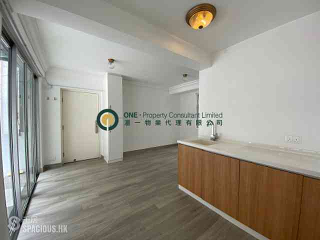 Kennedy Town - Kam Ho Court 05