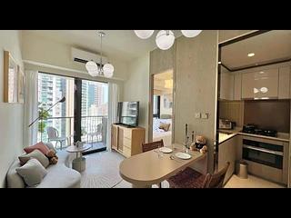 Sai Ying Pun - The Queens 02