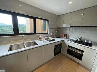 Gold Coast / So Kwun Wat - Oma Oma 07