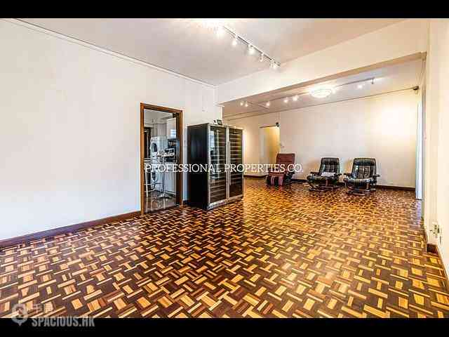 Mid Levels Central - Emerald Court 01