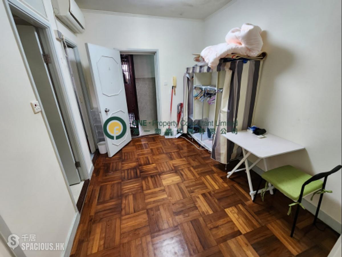 Sai Ying Pun - Sing Fai Building 01