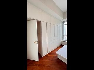 Wan Chai - The Avenue Phase 2 Block 3 04
