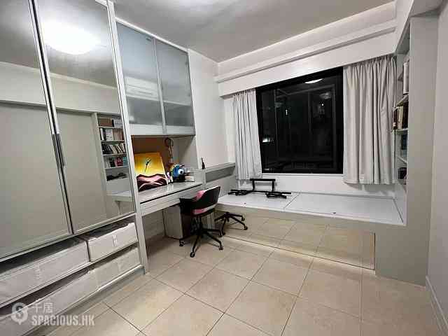 Sai Ying Pun - Rhine Court Block C 01