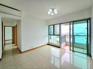 Tung Chung - Coastal Skyline Phase 3 La Rossa Block B (Block 8) 03
