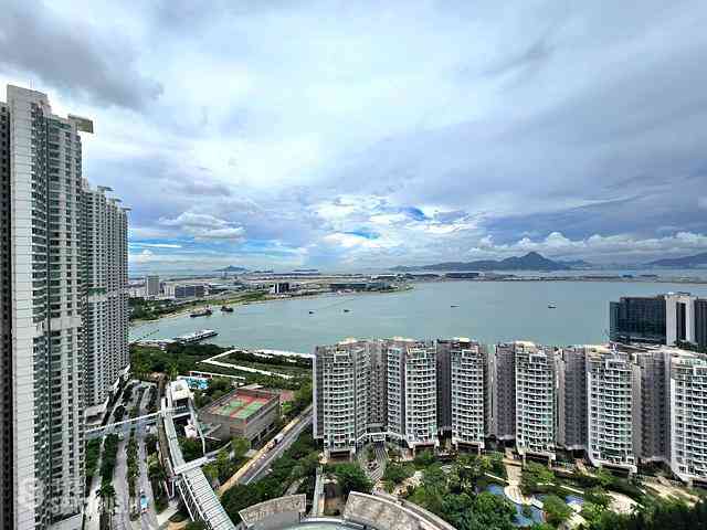 Tung Chung - Coastal Skyline Phase 3 La Rossa Block B (Block 8) 06