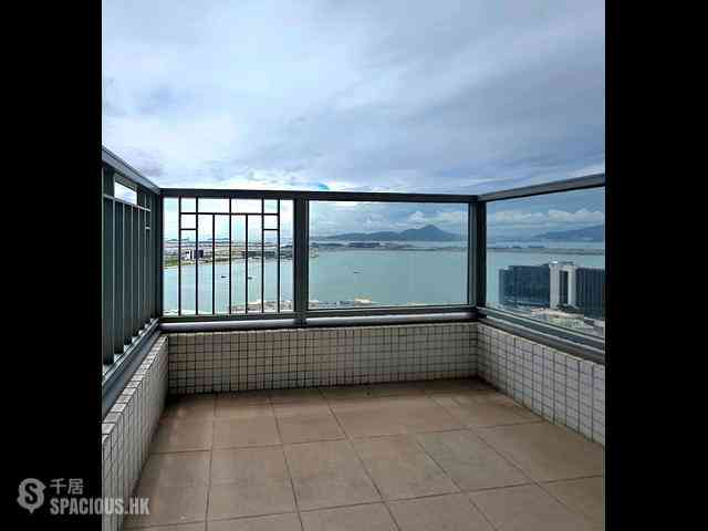 Tung Chung - Coastal Skyline Phase 3 La Rossa Block B (Block 8) 09