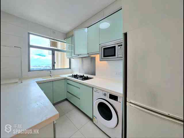 Tung Chung - Coastal Skyline Phase 3 La Rossa Block B (Block 8) 12