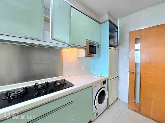 Tung Chung - Coastal Skyline Phase 3 La Rossa Block B (Block 8) 14