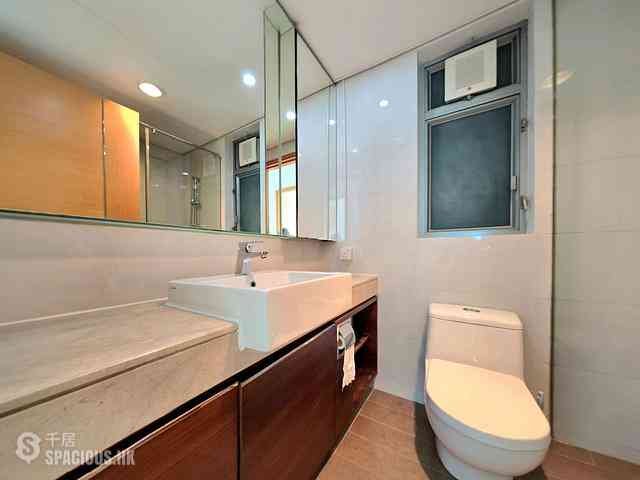 Tung Chung - Coastal Skyline Phase 3 La Rossa Block B (Block 8) 15