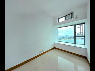 Tung Chung - Coastal Skyline Phase 3 La Rossa Block B (Block 8) 18