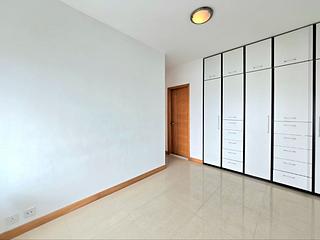 Tung Chung - Coastal Skyline Phase 3 La Rossa Block B (Block 8) 21