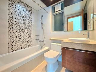 Tung Chung - Coastal Skyline Phase 3 La Rossa Block B (Block 8) 22
