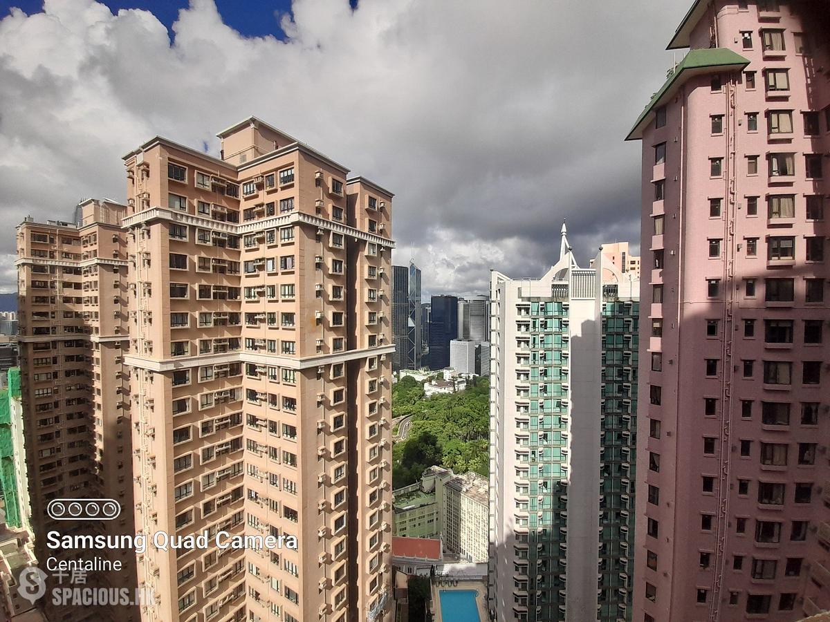 Mid Levels Central - Roc Ye Court 01