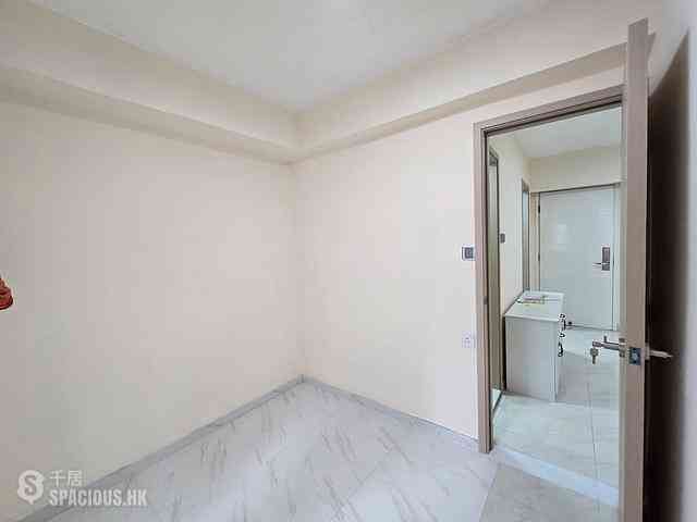 Hung Hom - WHAMPOA ESTATE King Fu Building 04