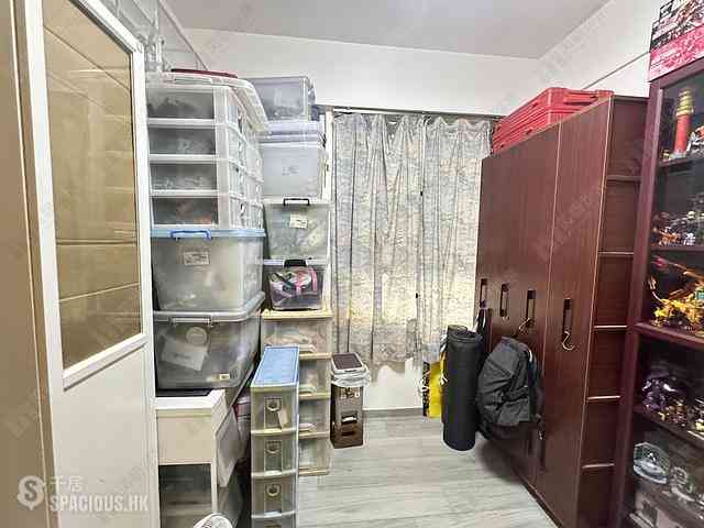 Causeway Bay - Lockhart House Block B 08
