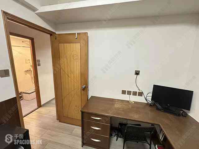 Causeway Bay - Lockhart House Block B 09
