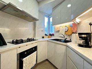 Mid Levels Central - Jing Tai Garden Mansion 07
