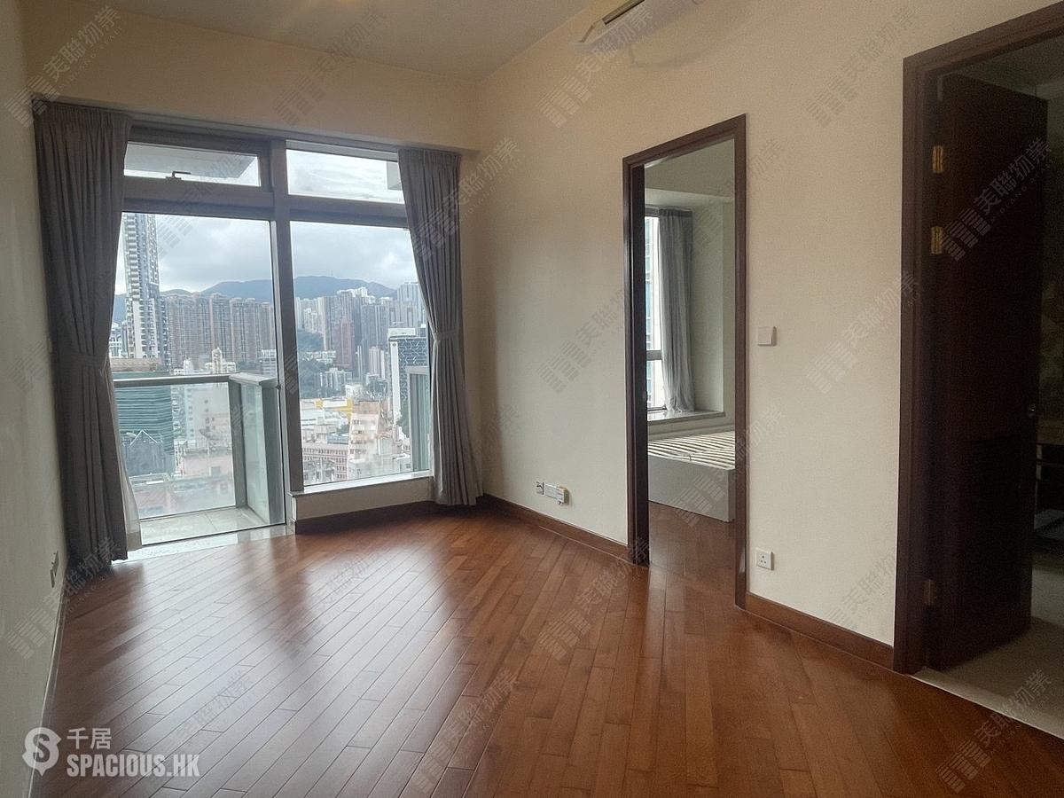 Wan Chai - The Avenue Phase 2 Block 1 01