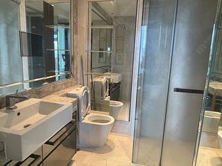 Wan Chai - The Avenue Phase 2 Block 1 02