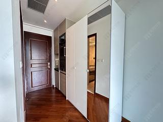 Wan Chai - The Avenue Phase 2 Block 2 04