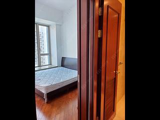 Wan Chai - The Avenue Phase 2 Block 2 03