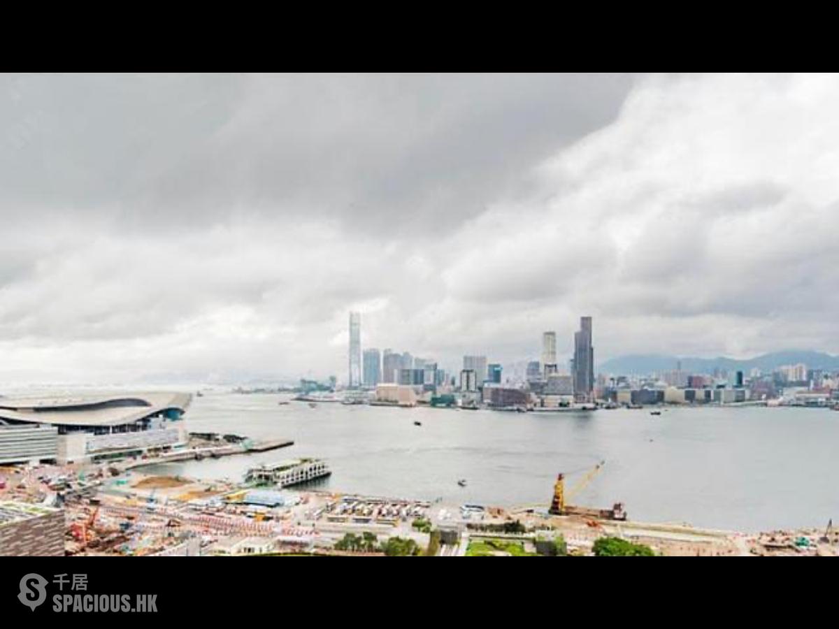 Wan Chai - The Gloucester 01