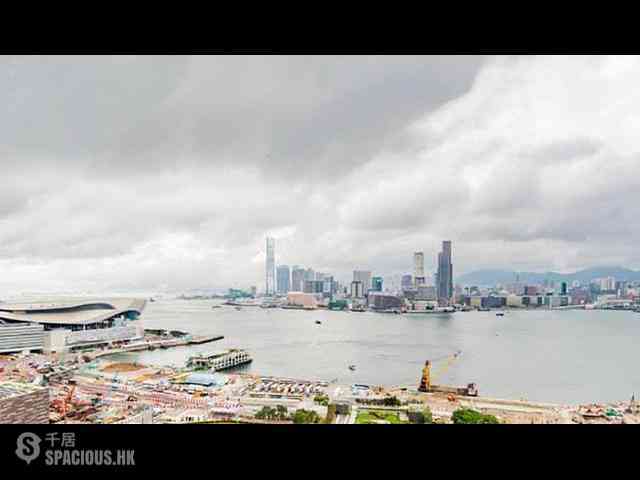 Wan Chai - The Gloucester 01