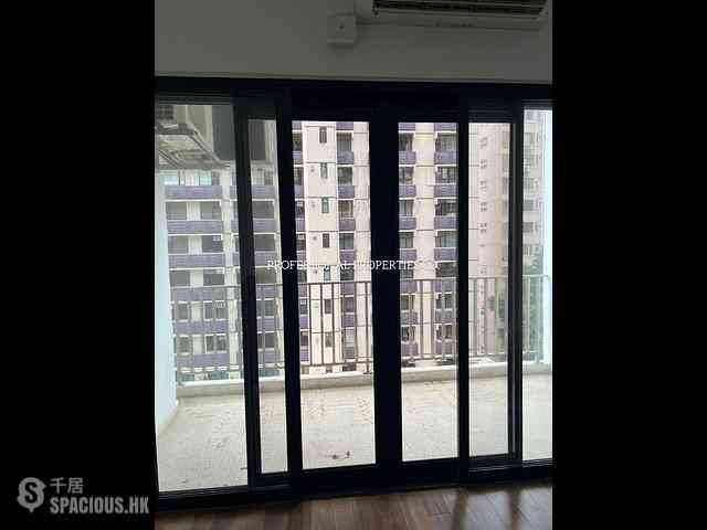 Mid Levels Central - Donnell Court 02
