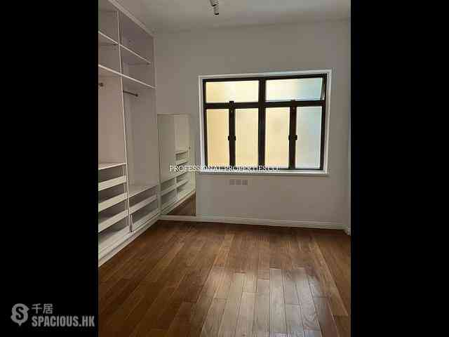 Mid Levels Central - Donnell Court 04