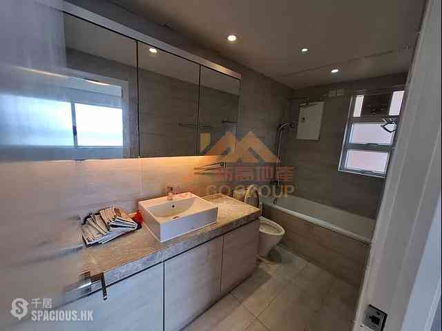 Pok Fu Lam - Baguio Villa Block 22 09