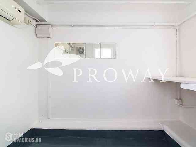 Sai Ying Pun - Tak Yan Building 03