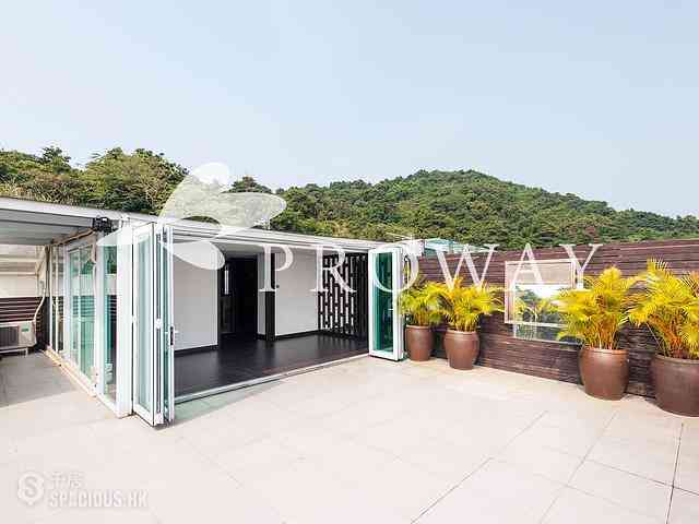 Clear Water Bay - Dragon Lake Villa 01