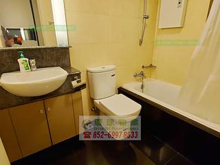 Kennedy Town - The Merton Tower 3 11