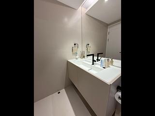 Mid Levels Central - Robinson Heights Block 3 09