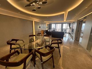 Mid Levels Central - Clovelly Court Block 1 03