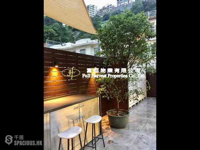 Happy Valley - Beverly House 01