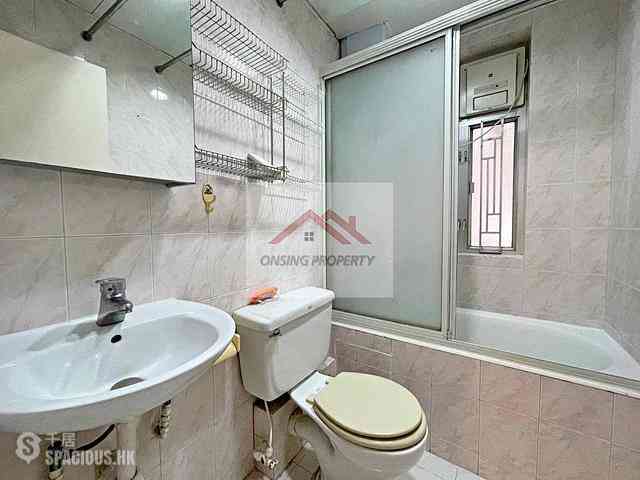 Mid Levels West - Sung Ling Mansion 06
